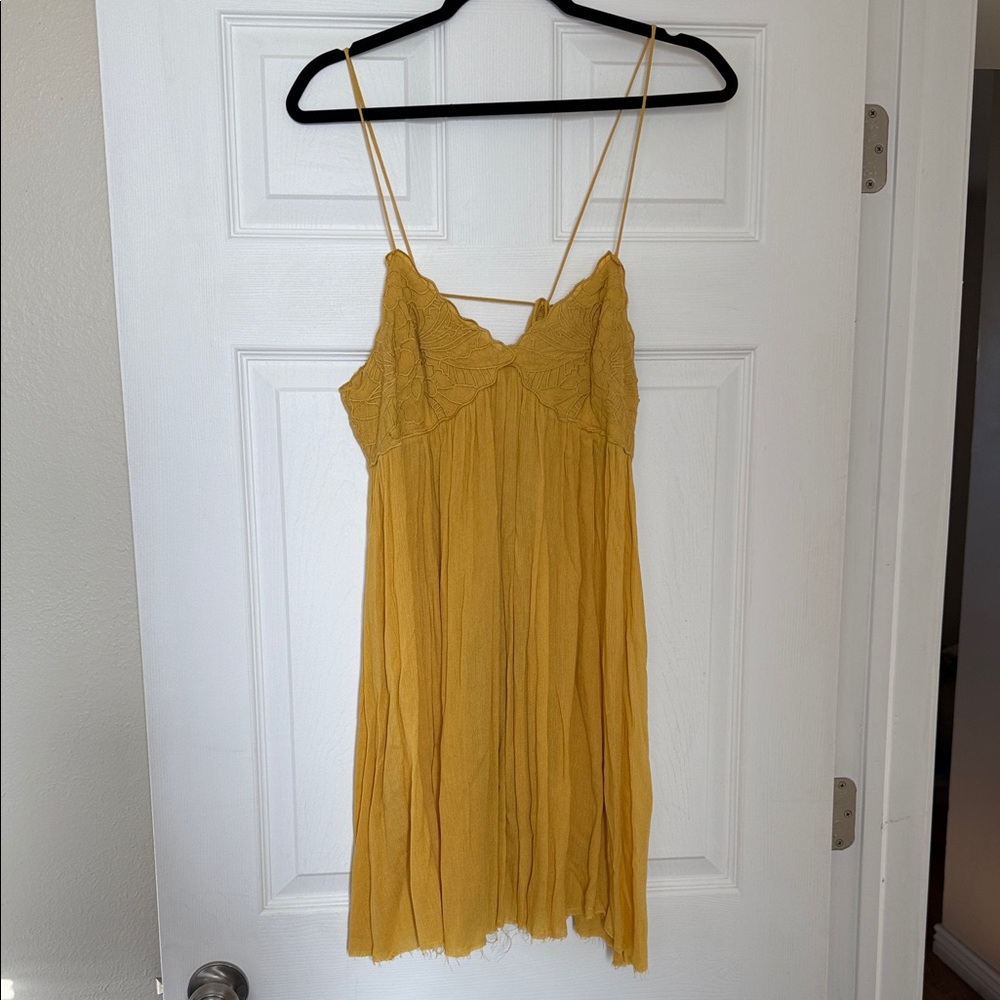 En Creme Yellow Spaghetti Strap Dress